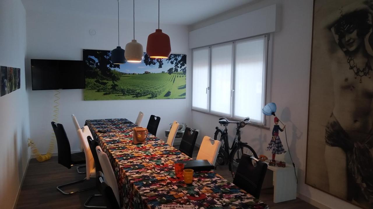 Garage Con Camere เปียเว ดิ โซลิโก ภายนอก รูปภาพ