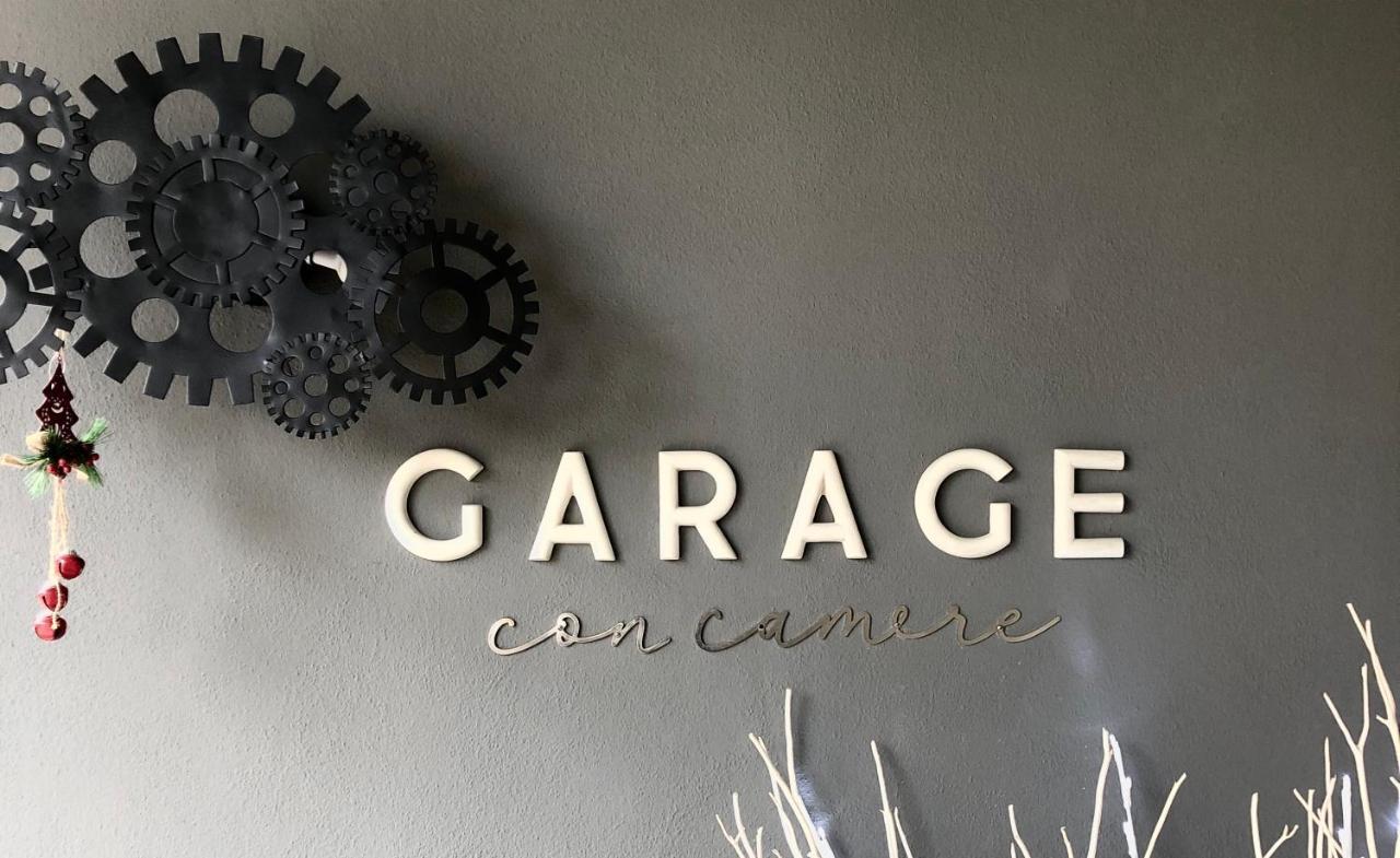 Garage Con Camere เปียเว ดิ โซลิโก ภายนอก รูปภาพ